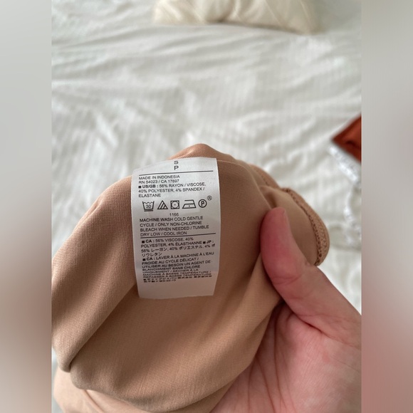 NWT Banana Republic Nude Bodysuit Sz S - Picture 2 of 5